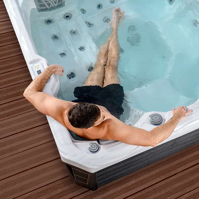 budapest-hot-tub-spa-johnsons-wellness-wellis-tile